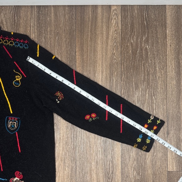 Chico's Black Cardigan with Multicolor Embroidery Sweater Women’s Size 2 - Picture 11 of 14